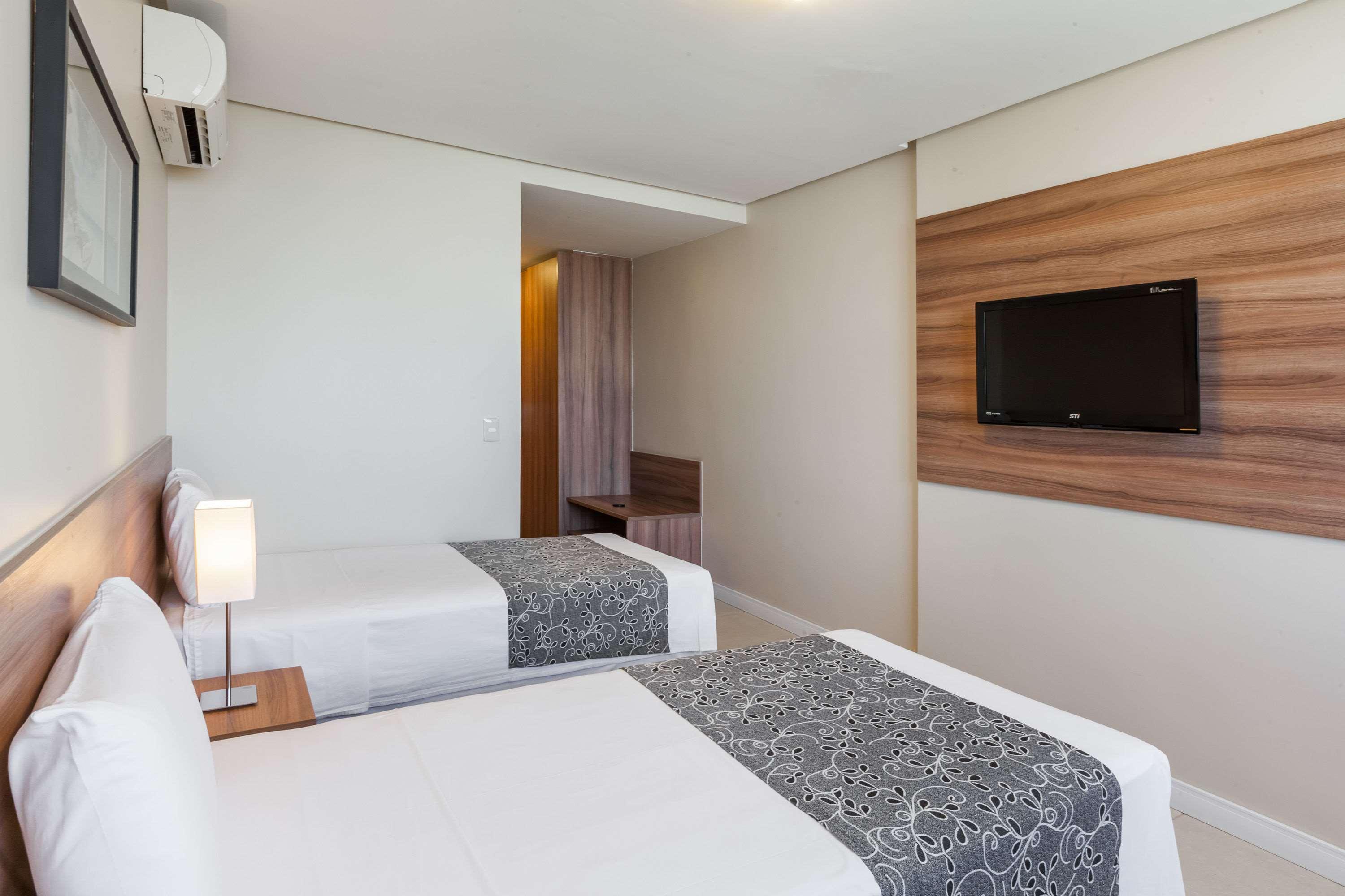 Days Inn By Wyndham Linhares Extérieur photo