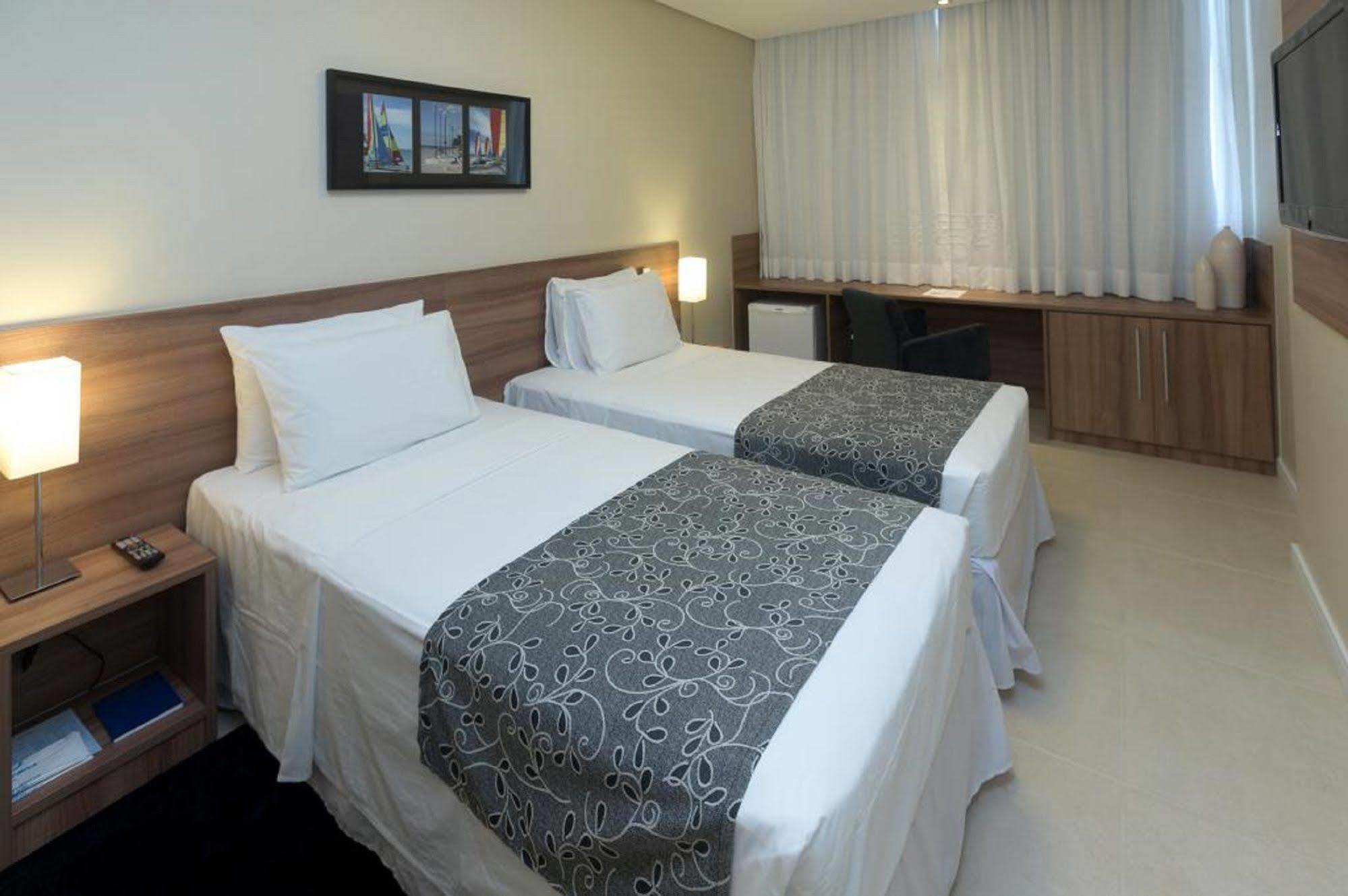 Days Inn By Wyndham Linhares Extérieur photo